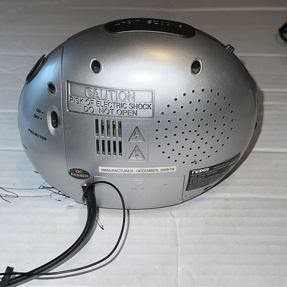Naxa NRC-162 Projection AM/FM Radio Dual Alarm Clock - Picture 8 of 8